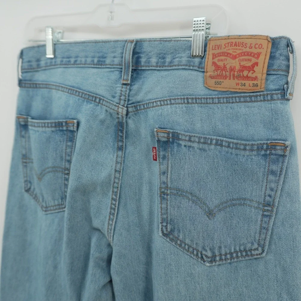 Levi's 550 Relaxed Fit Jeans Mens W34 L36 Light Wash Blue Tapered Leg Denim